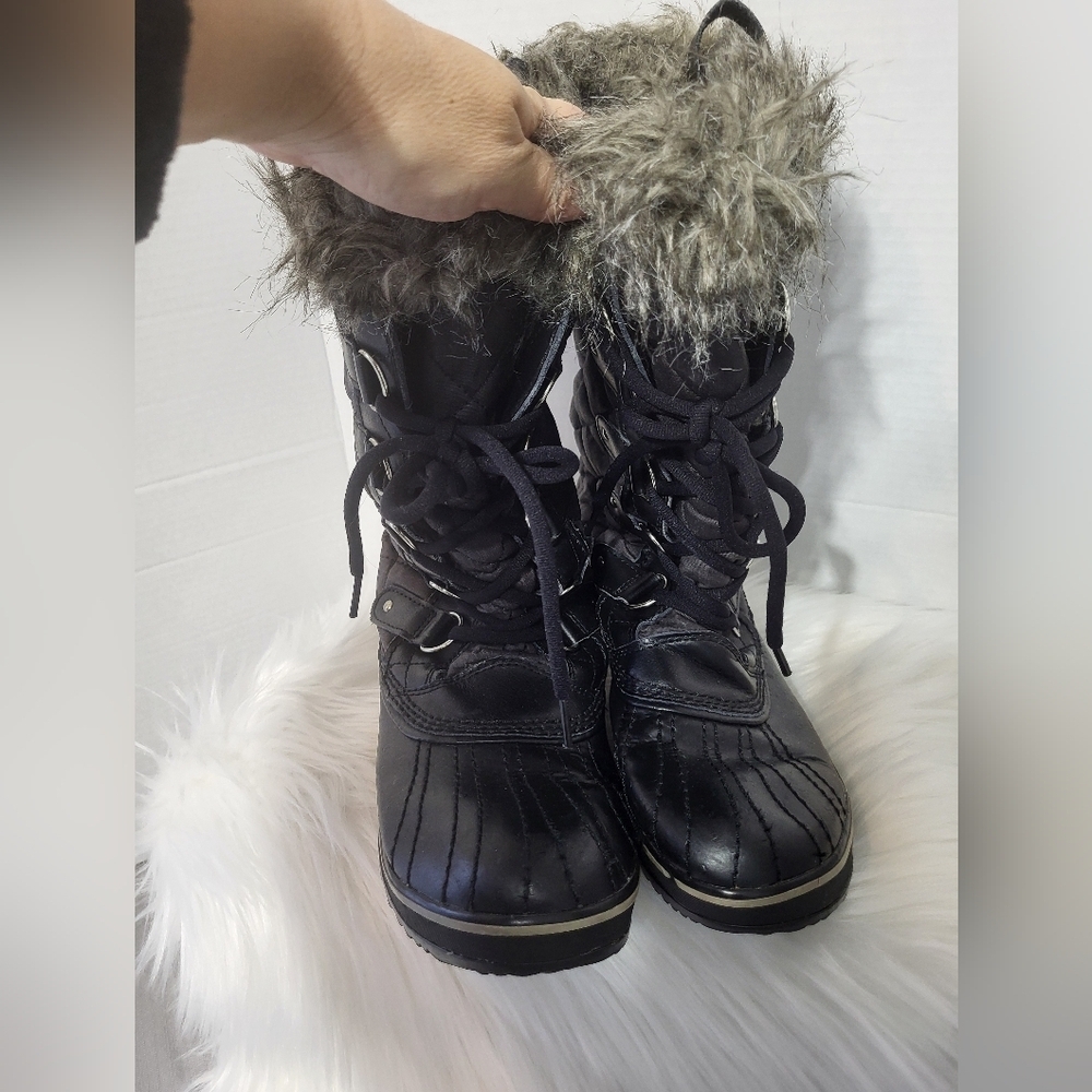 Sorel Black Quilted Winter Boots with Faux Fur, Size 9